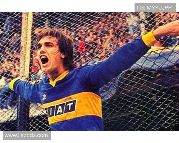 足球传奇巨星集结九宫格，盘点世界足坛风云人物的巅峰时刻与精彩瞬间